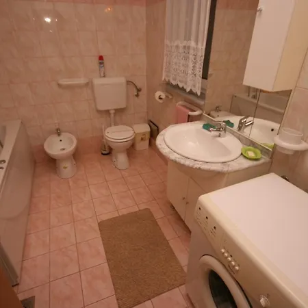 Apartman With Wifi - 6987 Pula